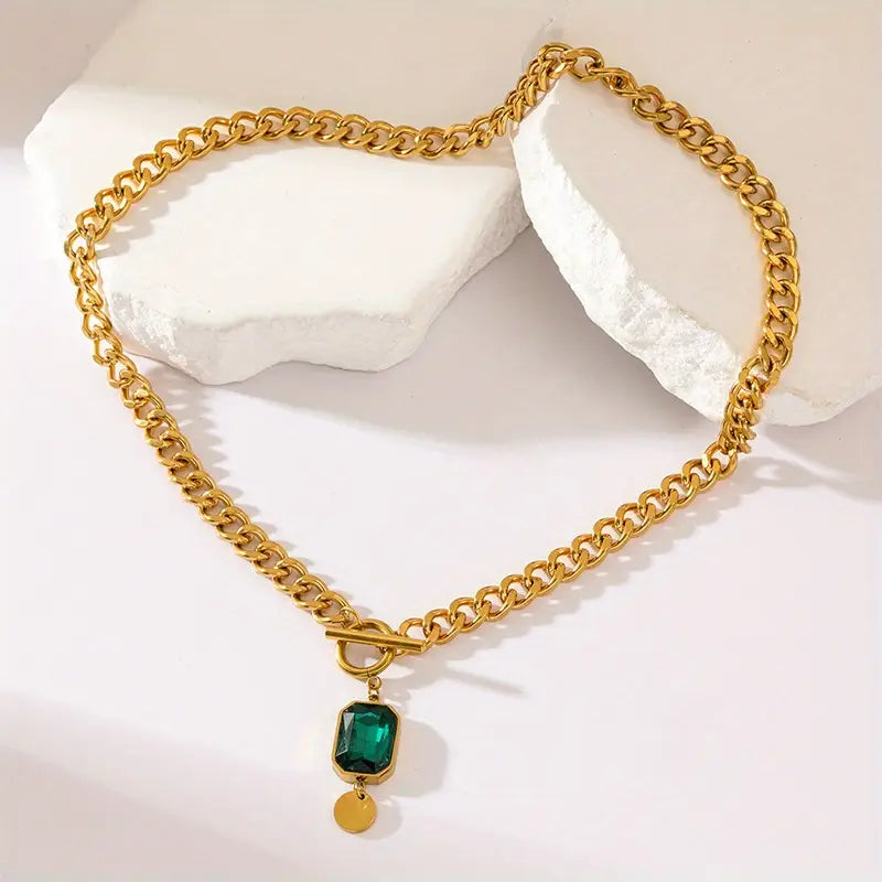 Collar con Dije de Esmeralda de Cadena Gruesa | Oro