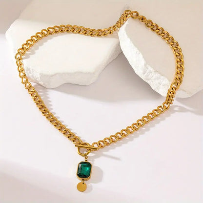 Collar con Dije de Esmeralda de Cadena Gruesa | Oro