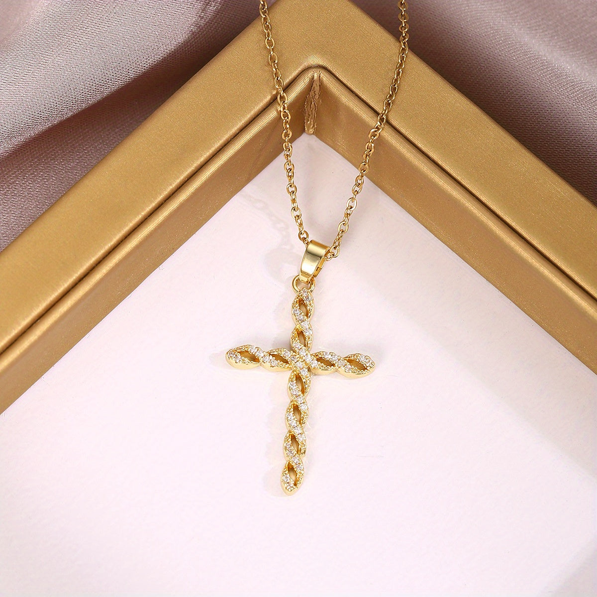 Collar de Cruz con Cristal Torcido | Oro
