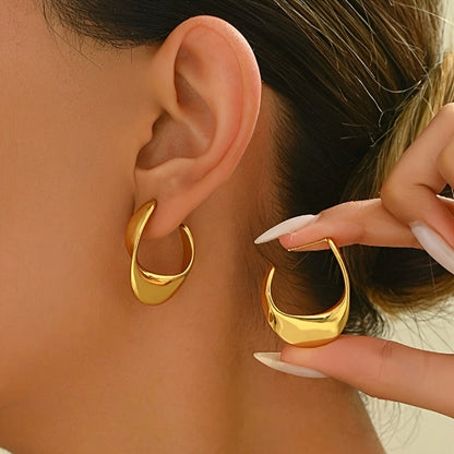 Aretes de Argolla Media Luna Esculpida | Oro