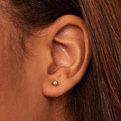 Have a Ball Aretes Stud | Oro Blanco