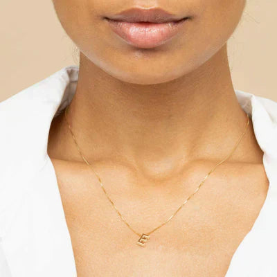 Collar con Inicial Love Letter | Oro Blanco