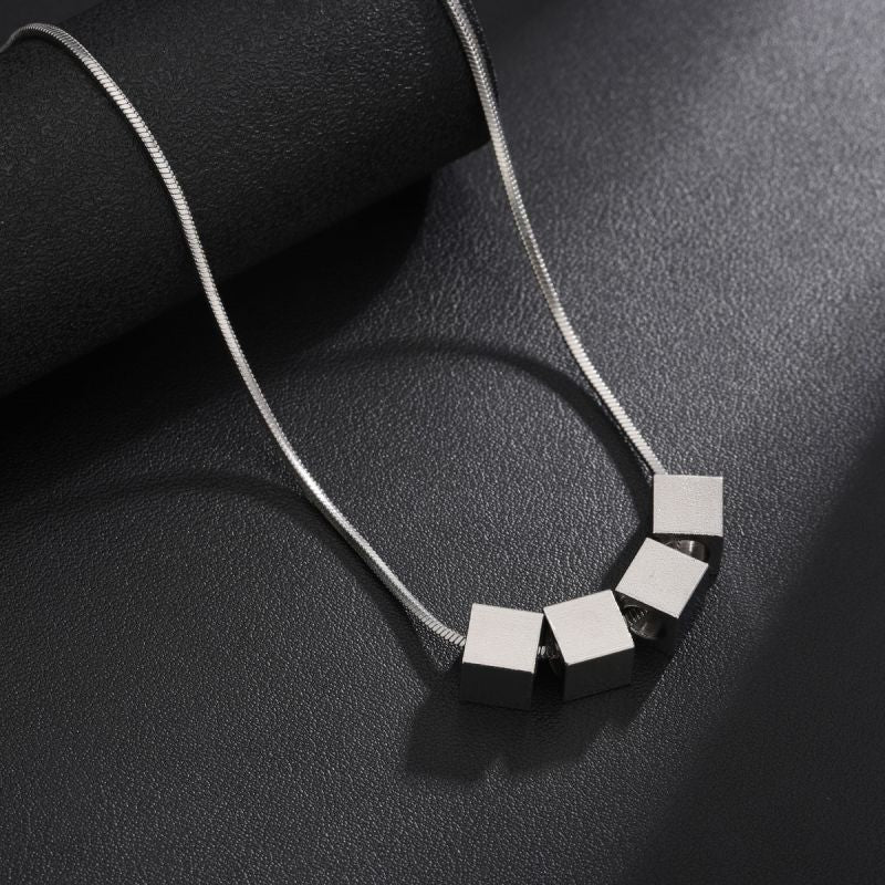 Collar Cube Line Zaylen | Oro Blanco