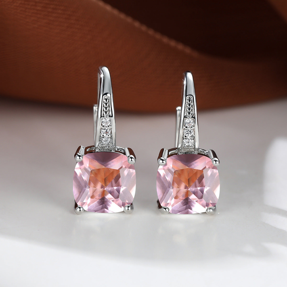 Aretes de Argolla con Piedra Mística | Oro Blanco