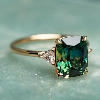 Anillo de Piedra Verde Estilo Vintage | Oro