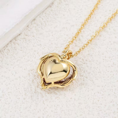 Collar de Corazón de Rubí Angel Embrace | Oro