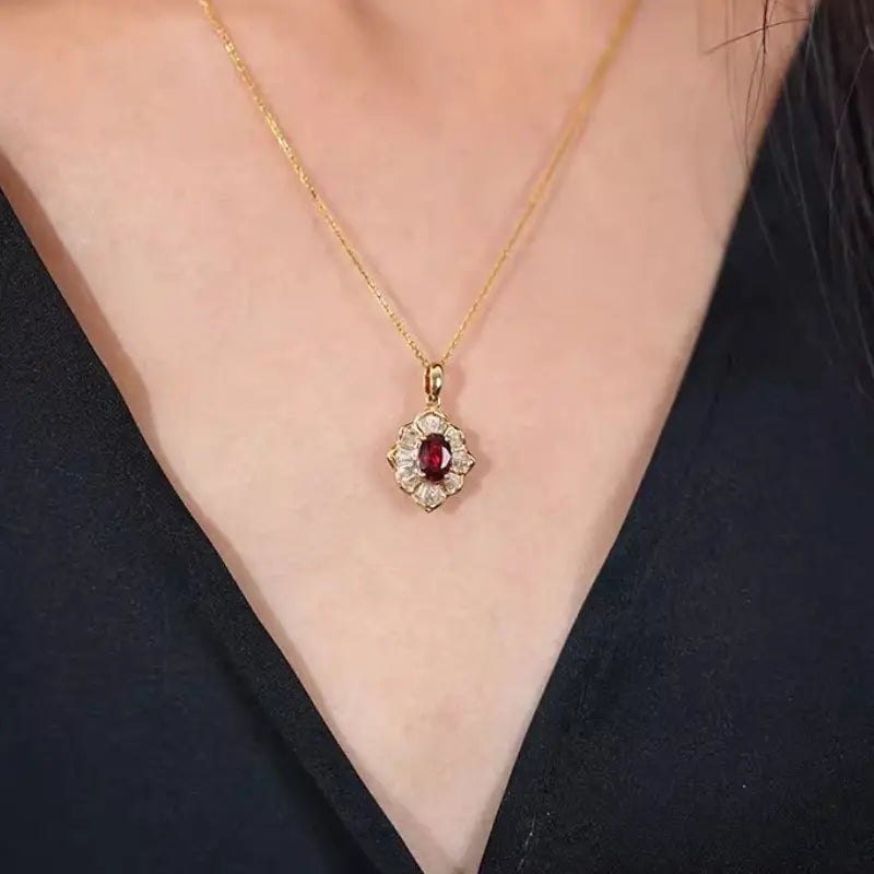 Kavella Solcrimson Collar | Oro