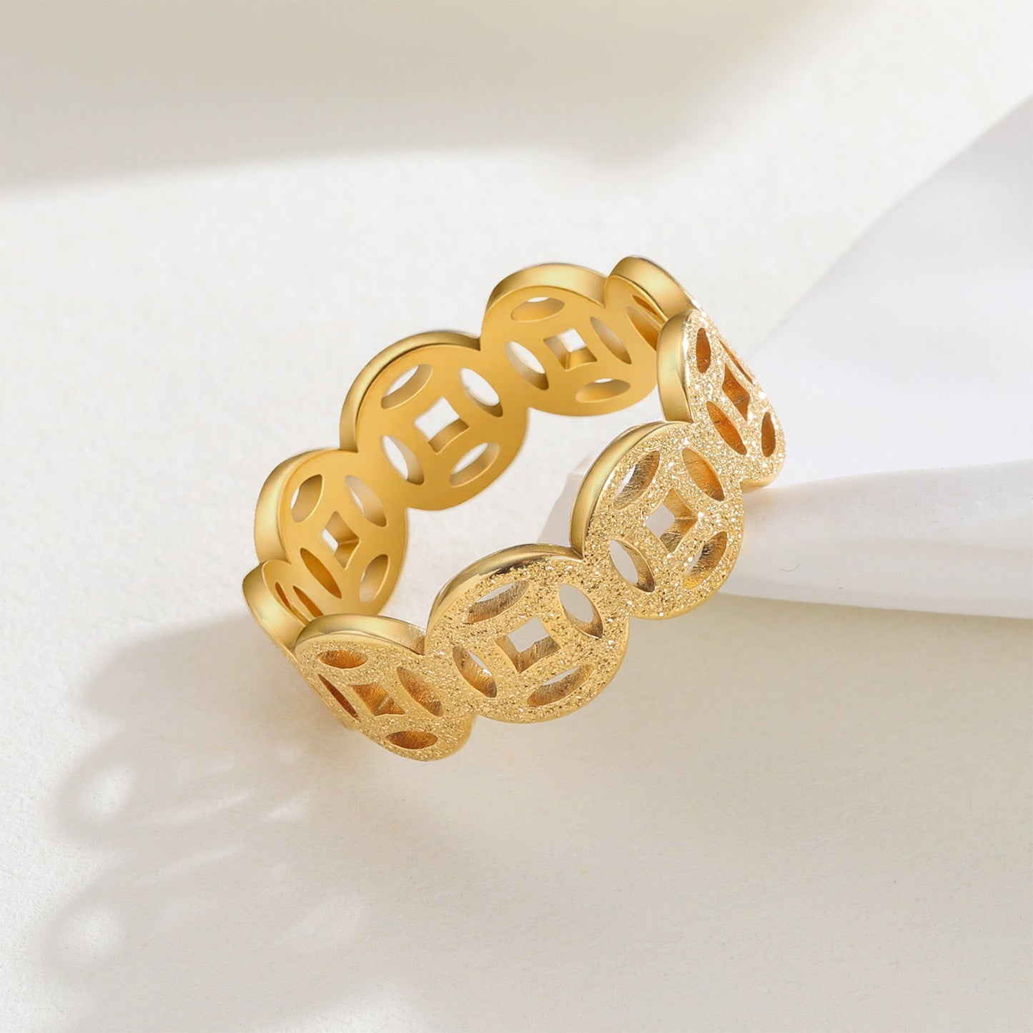 Ella Anillo de Patrón Clásico | Oro